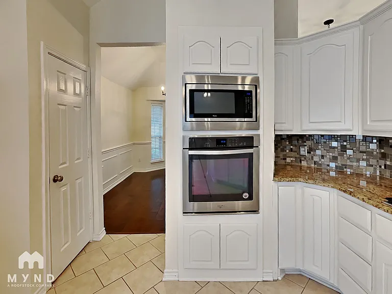 1257 Christopher Ln — Photo 4