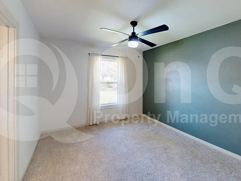 2517 Canterbury Ct — Photo 13