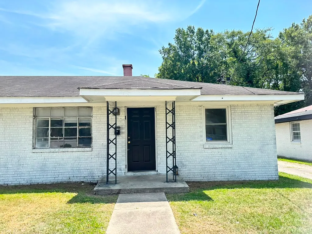 2 bed, 800 sqft, $1,100 — Photo 1