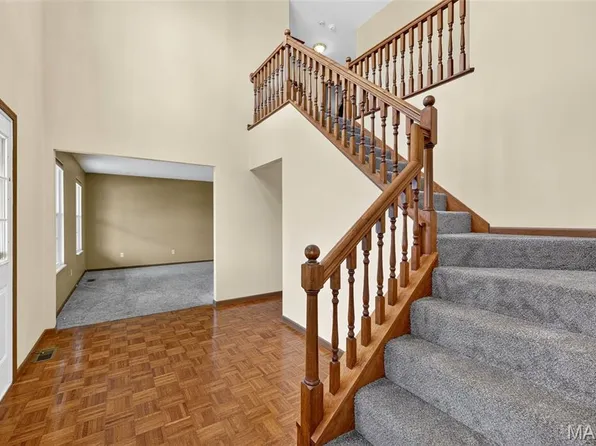 2714 Red Cedar Parc Dr S, O'Fallon, MO 63368