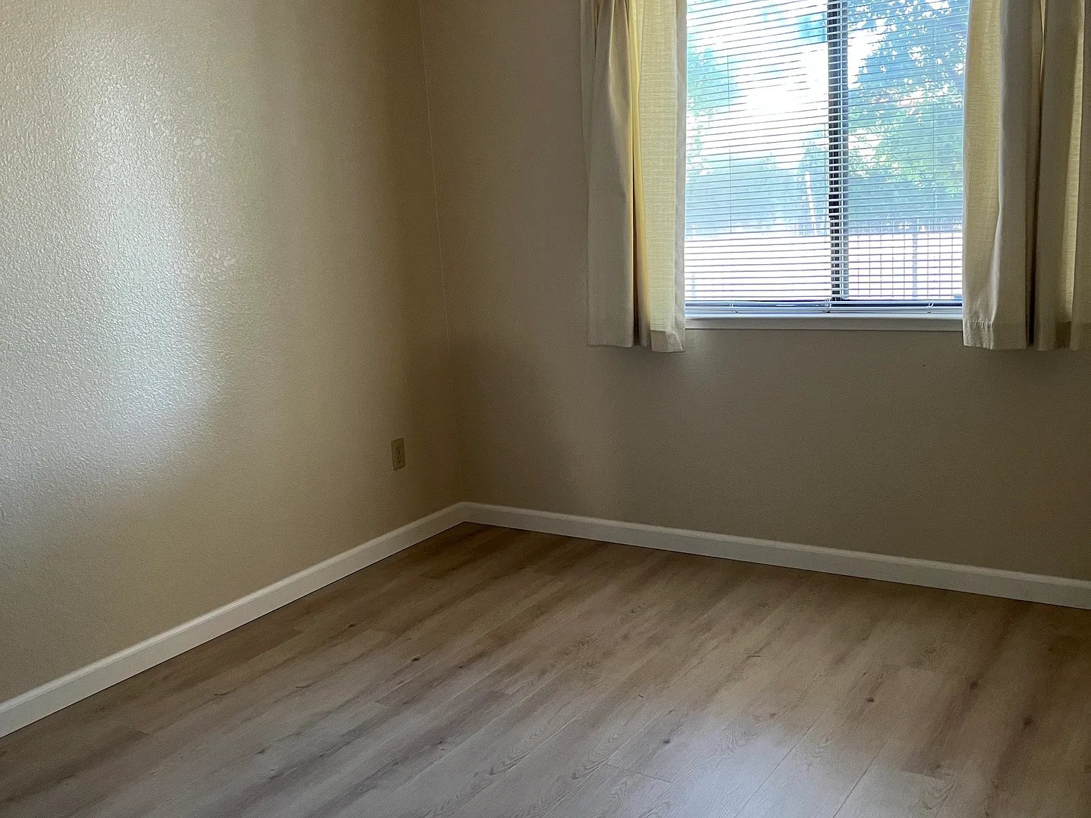 2 bed, 1064 sqft, $1,895 — Photo 3