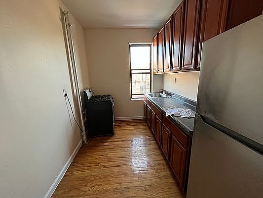 2nd image of 324 Montgomery St APT D2