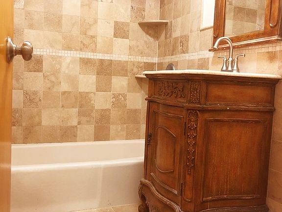 5th image of 3086 31st St APT 2F