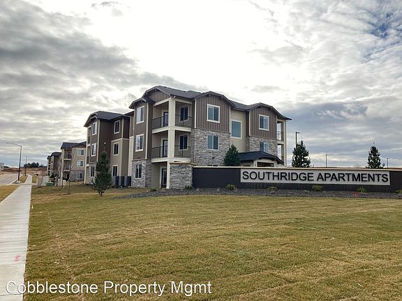 3rd image of 1695 S Grand Fork Way #9365542