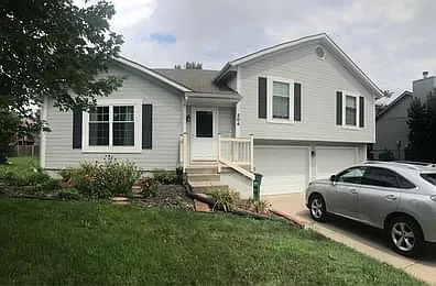 304 NE Dreamweaver Ave — Photo 1