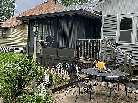 patio and sunroom deck
