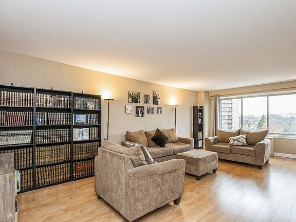 5th image of 6933 N Kedzie Ave APT 502