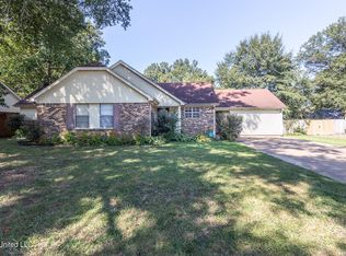 5595 Ridgetop Dr, Horn Lake, MS 38637