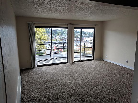 5th image of 3240-3250 15th Ave W #A1