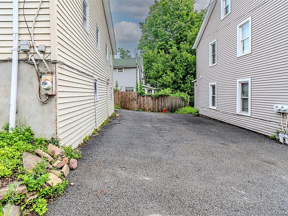 3rd image of 104 Oak Street