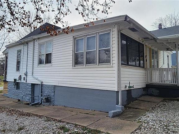5th image of 412 W Terrace Ave