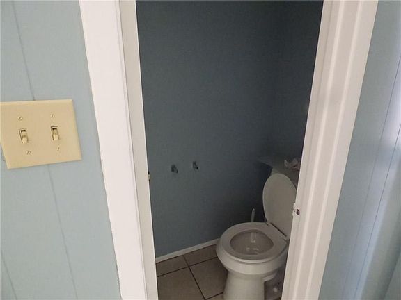 4th image of 6102 Wilderock Dr