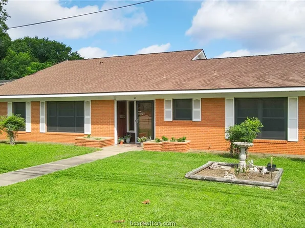 402 W Mustang St, Caldwell, TX 77836