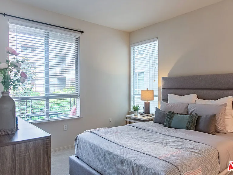 100 S Alameda St #267 — Photo 9