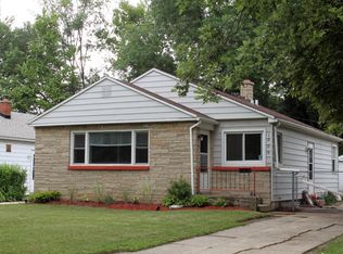 1006 W Glendale Ave, Glendale, WI 53209