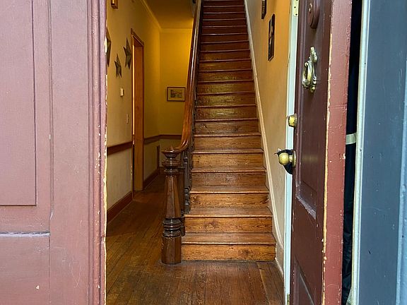 First floor entryway
