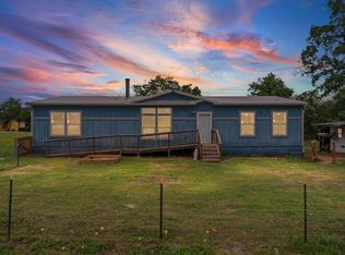 126 Cherokee Cir, Smithville, TX 78957