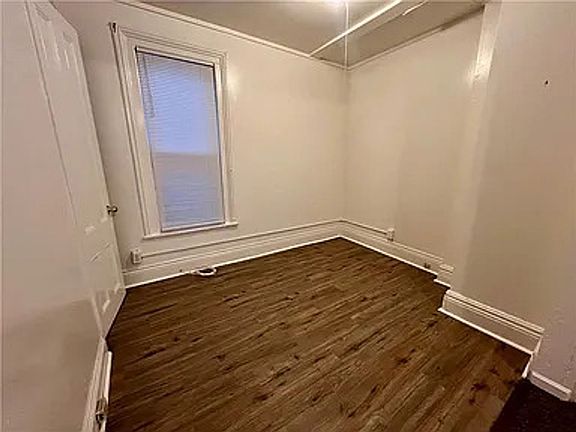 5th image of 121 Columbia Ave