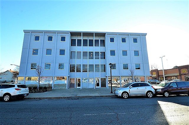 1st image of 101 Madison St #400B