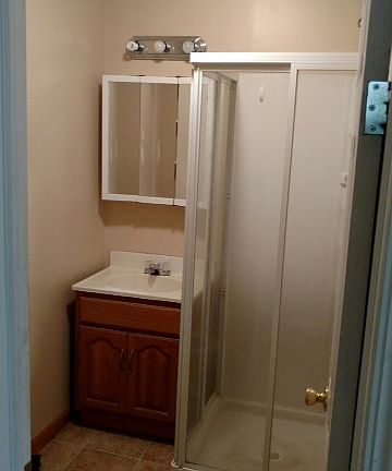 Bath room 2 off kitchen