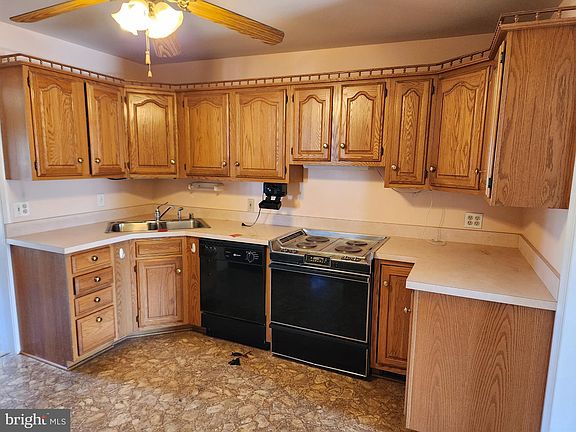 5th image of 8349 Bear Creek Dr