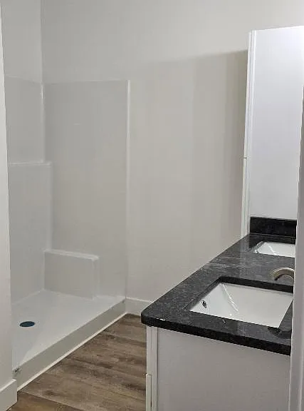 2 Bedroom Unit - Master Bathroom