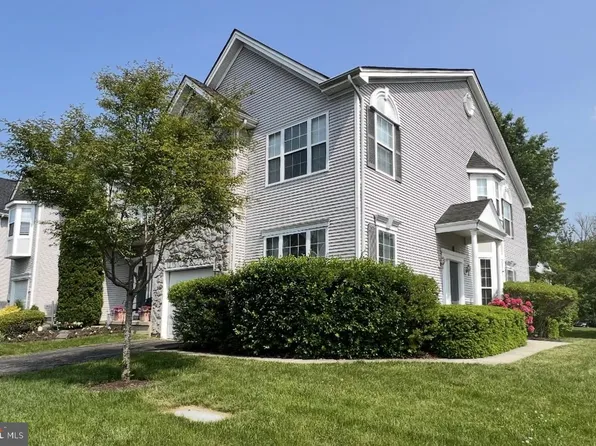 119 Huntteam Ln, West Chester, PA 19382