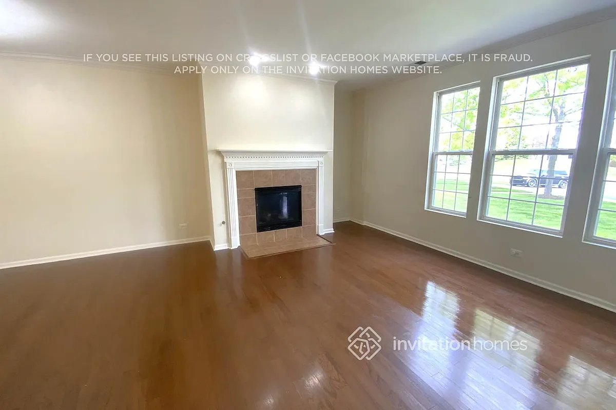 Building Photo - 271 Springbrook Trl S