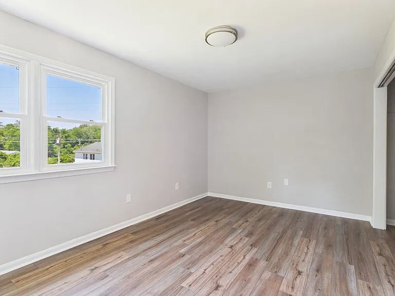 2305 Poplar St #B — Photo 13