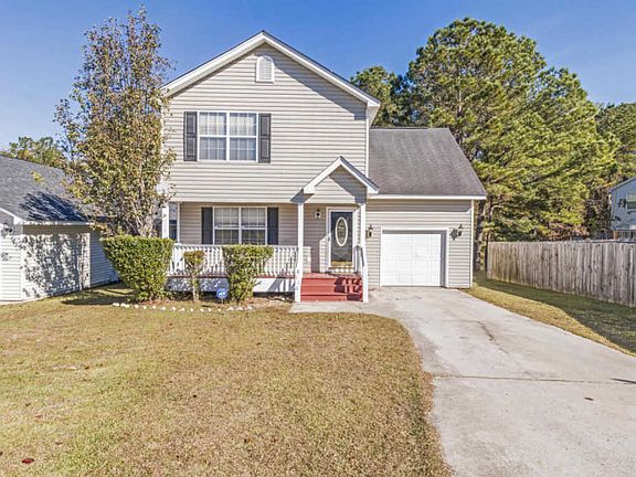 3rd image of 8110 Honeysuckle Lake Dr