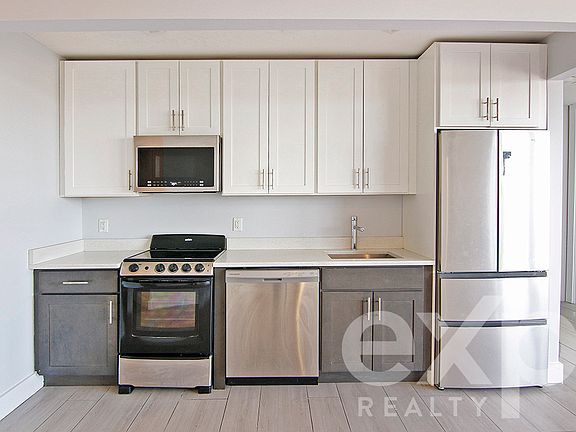 2nd image of 975 Liberty Ave #2B5