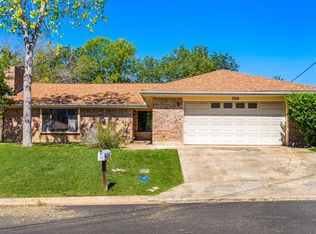 300 Erin Dr, Kerrville, TX 78028