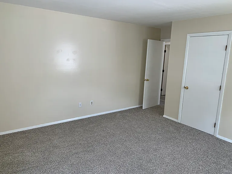 22 Roy St #6 — Photo 8