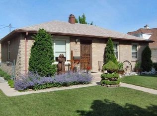 3563 S 15th Pl, Milwaukee, WI 53221