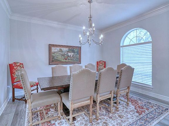 3rd image of 102 San Mateo Ln