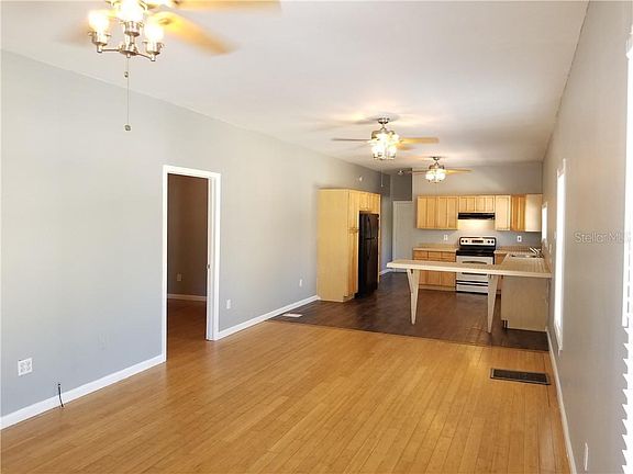5th image of 2213 E 3rd Ave