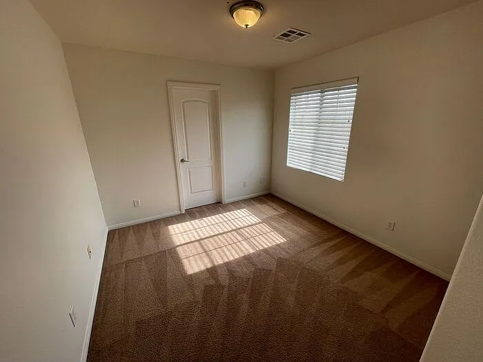 9778 Twin Ponds Ct — Photo 10