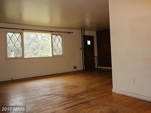 5th image of 3500 Country Hill Dr
