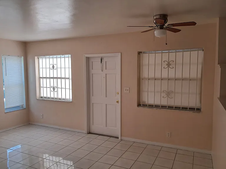 1915 Rodman St #1 — Photo 14