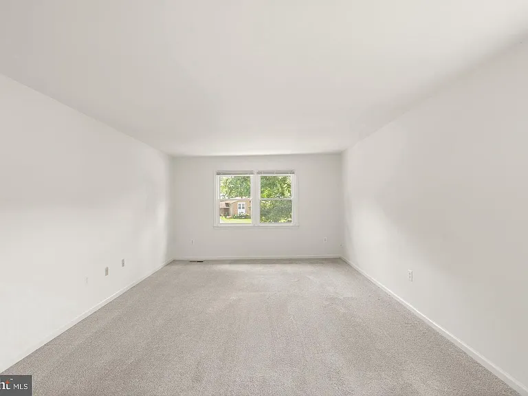 8902 Huxley Ct — Photo 47