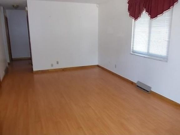 4th image of 1631 Coronet Dr