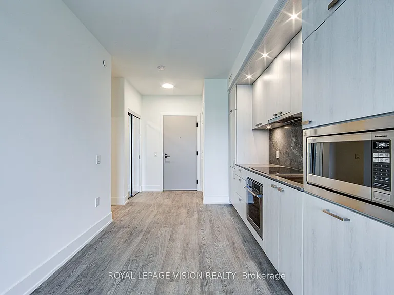 858 Dupont St #723 — Photo 13