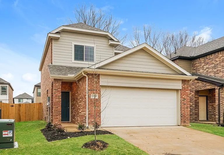 1309 Ester Ln — Photo 3