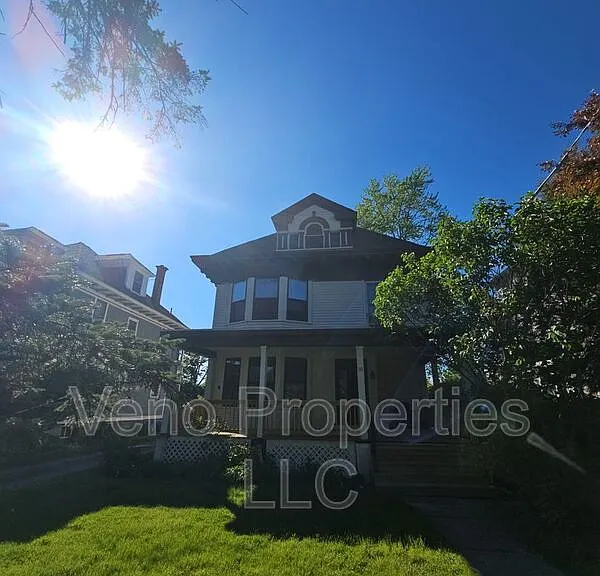 50 Manning Blvd #1 — Photo 1