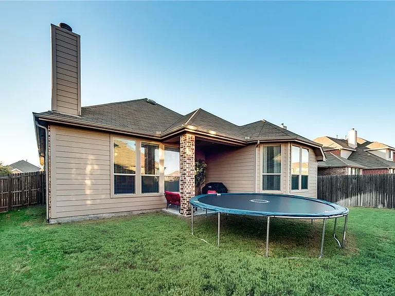 629 Hummingbird Dr — Photo 12