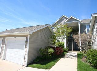 1375 Fox Pointe Cir, Ann Arbor, MI 48108