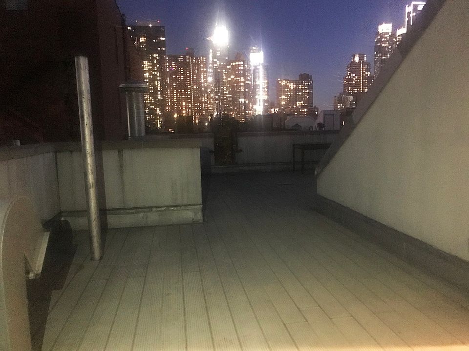 1st image of 448 W 50th St