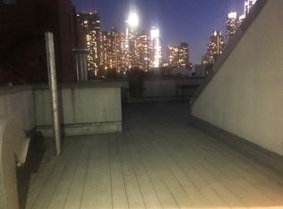 448 W 50th St #5A, New York, NY 10019