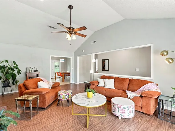 2753 E Copper Oaks Plz, Fayetteville, AR 72703