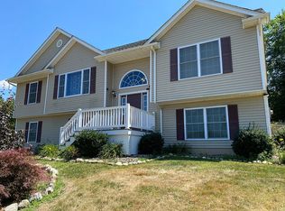 81 Sylvan Lake Rd, Hopewell Junction, NY 12533